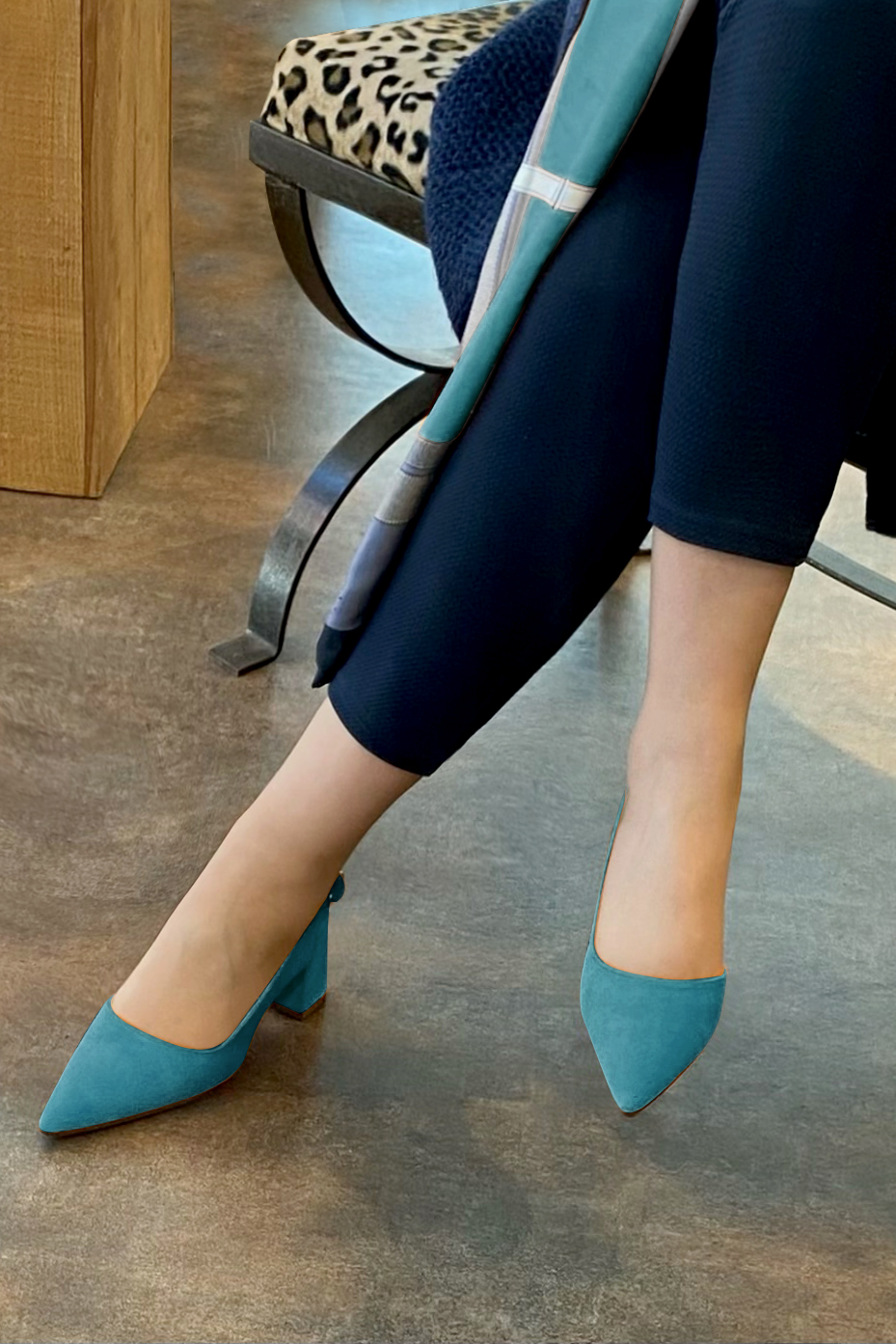 Peacock blue women's slingback shoes. Pointed toe. Medium flare heels. Worn view - Florence KOOIJMAN